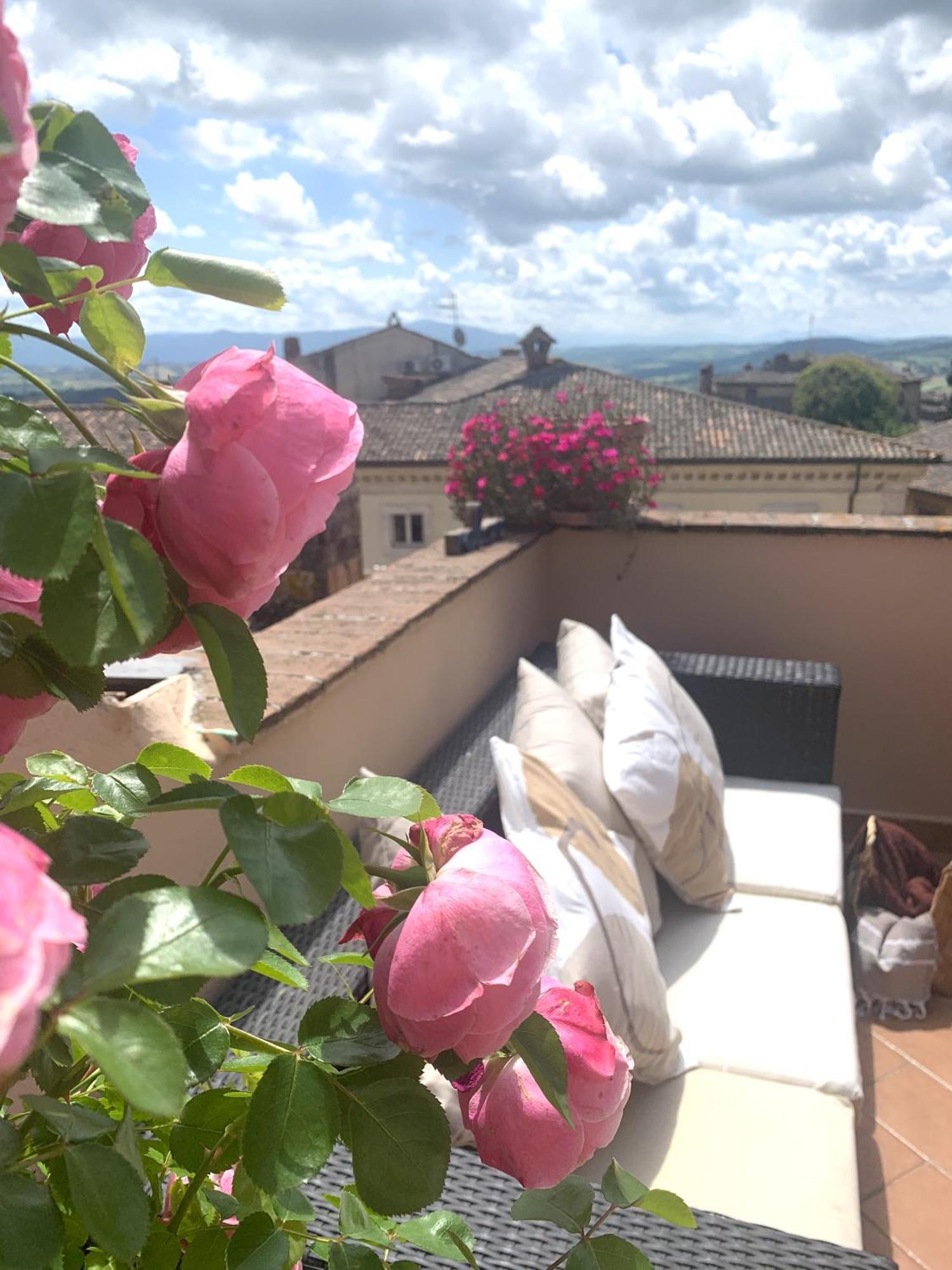 Appartamento La Terrazza Sul Verde, Vista Mozzafiato In Pieno Centro Todi Esterno foto